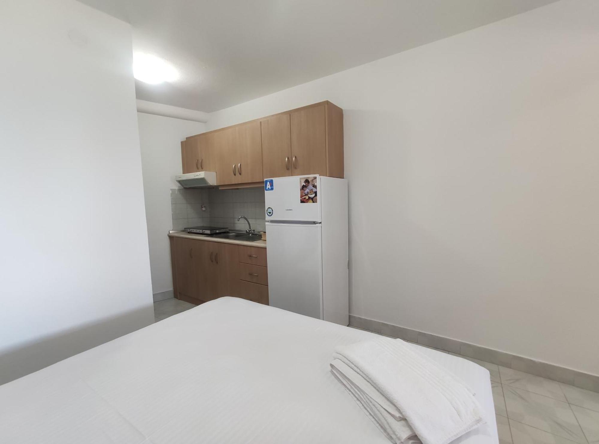 Para Thin Alos Inn Неос-Мармарас Экстерьер фото