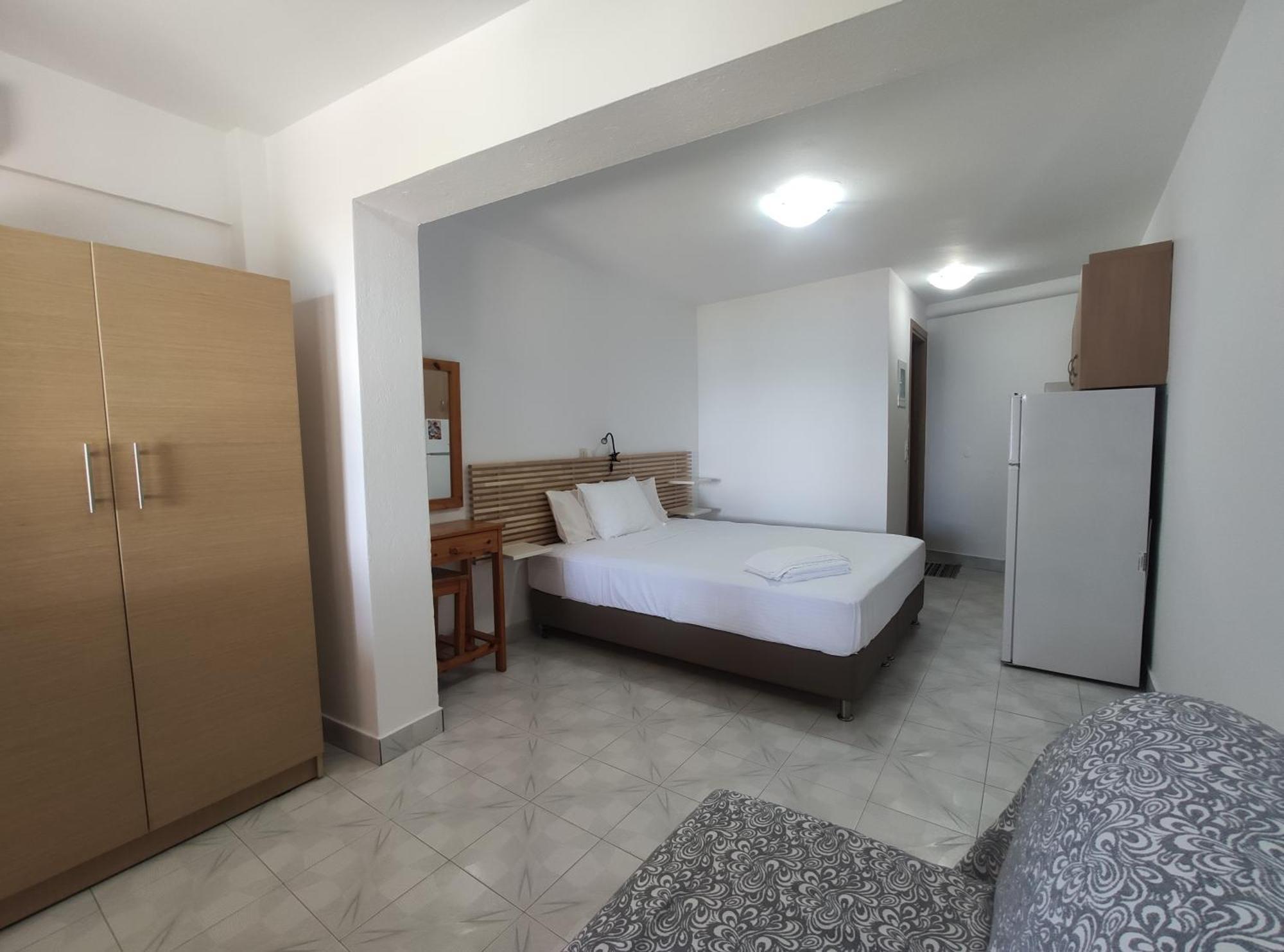Para Thin Alos Inn Неос-Мармарас Экстерьер фото