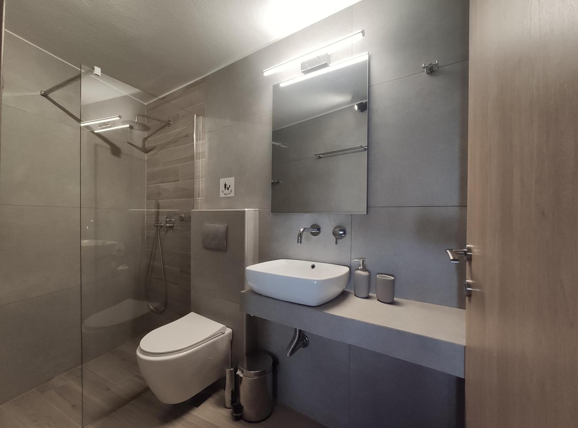 Para Thin Alos Inn Неос-Мармарас Экстерьер фото